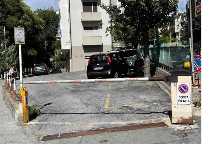 Casa Di Silu ,gaslini , Percheggio Privato No Barriere * جنوة